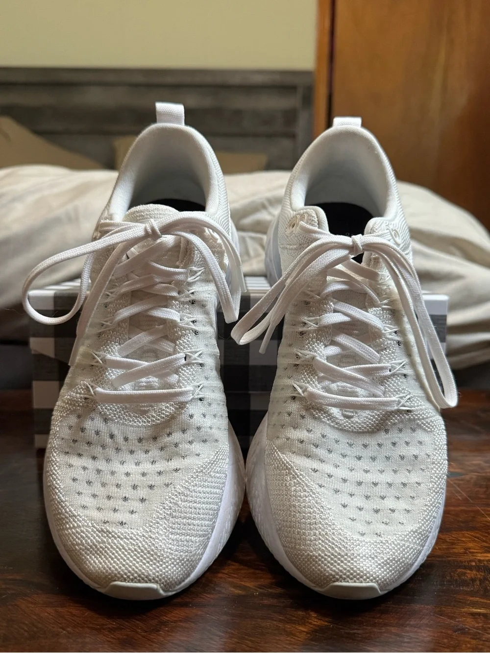 Women’s Nike React Infinity Run Flyknit 2 US 8.5 White Knit Athletic Sneakers
